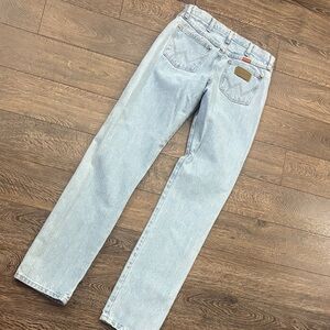 Wrangler Women's Light Blue Straight Leg Jeans Sz 29 34 inseam NEW!